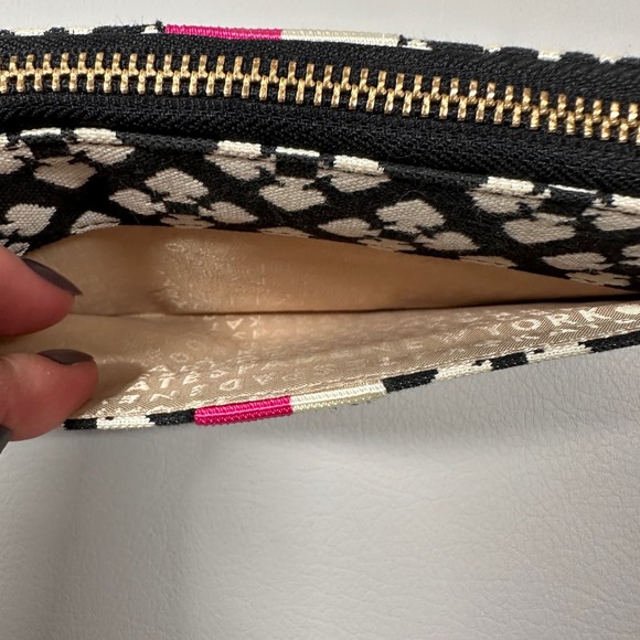Kate Spade / Diaper Bag & Matching Wallet - Picture 10 of 16